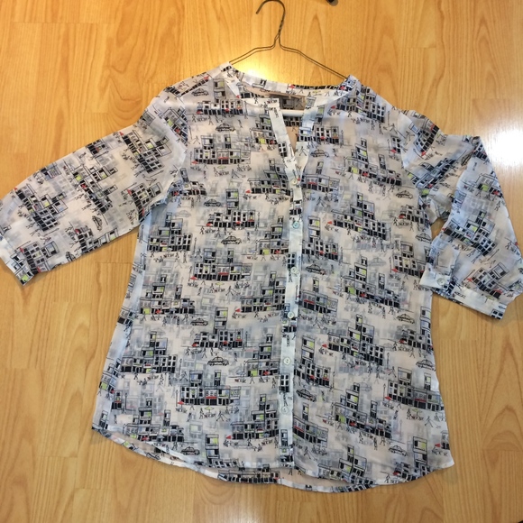 CHICO'S sheer blouse city theme 3/4 sleeve tunic - Picture 2 of 8